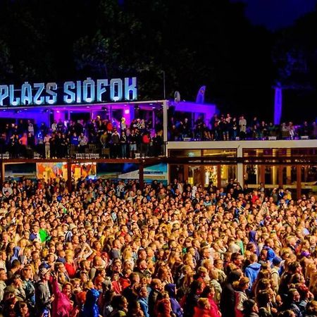 Lido Di Siofok - Aranypart - Minden 1 Percre! Lejlighed Eksteriør billede