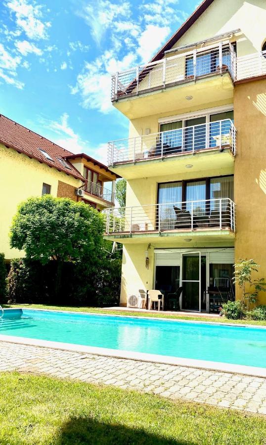 Lido Di Siofok - Aranypart - Minden 1 Percre! Lejlighed Eksteriør billede